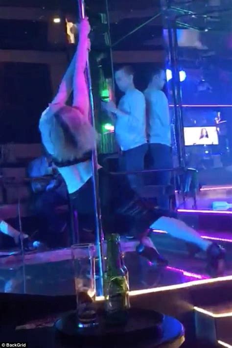 Striptease/Lapdance Finde eine Prostituierte Großschirma