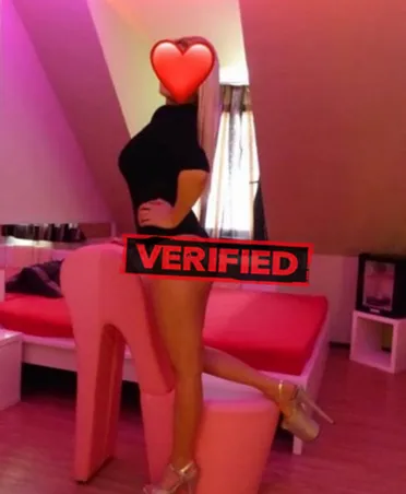 Vanessa fucker Encontre uma prostituta Alijo